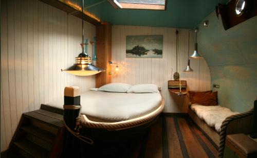 Nijmegen-Centrum Bed & Breakfast | Boat 'Opoe Sientje'