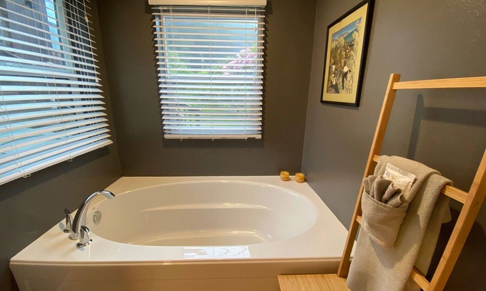 Yachats Cabin | Bob Creek Studio - across from Bob Creek Beach, Forest.