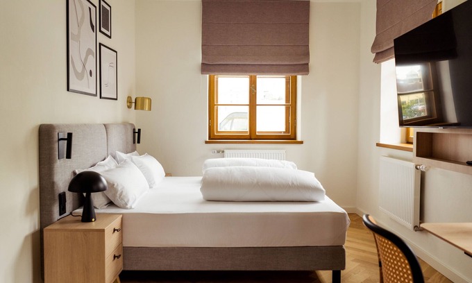 Freising Apartment | Bob W Peterhof