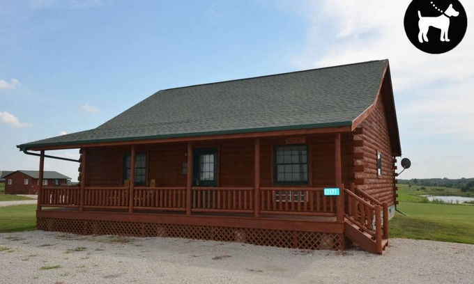 Moravia Cabin | Bobcat's Den - Dog Friendly - Sleeps up to 8