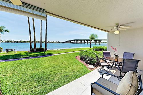 St. Petersburg Apartment | Boca Ciega Bay Resort #114