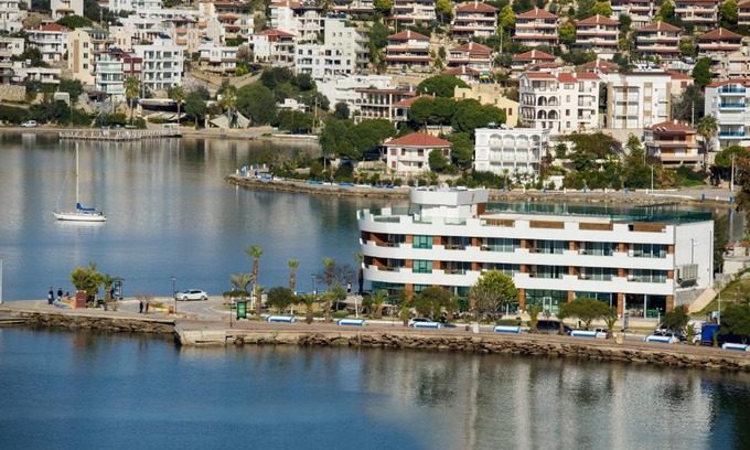 Gulluk Hotel | Bodrum Gulluk Marina Suites