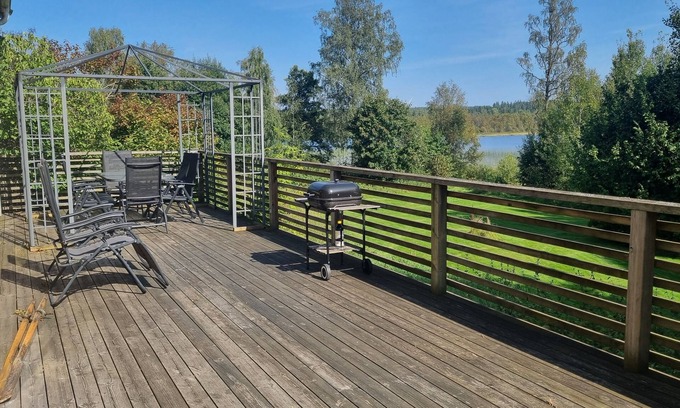 Mullsjo Municipality House | Boende med Bastu och Jacuzzi på Landet Intill sjö med Fiskemöjligheter