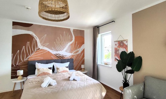 Neudietendorf Apartment | BohnApartments Bechstein - sehr ruhig - 3 Schlafzimmer - Balkon - gratis Stellplätze- WLAN - Vollausstattung
