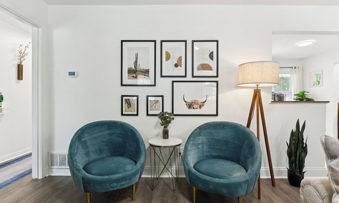 Farmers Branch House | Boho Bungalow near DFW Airport