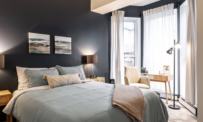 Stratford Apartment | Boho Chic Suite: WiFi, Free onsite parking, board games, short walk to dwntown!