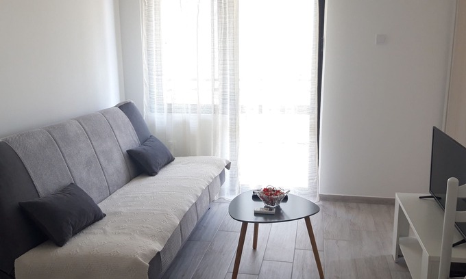 Orahovac Apartment | Bonaca Apartments Sea/Mountain View