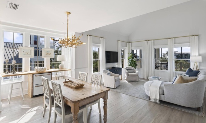 Watercolor Condo | Book a Fall Getaway Today! 30A Beaches! Club Amenities! 2 Adult Bikes!