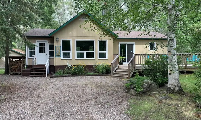 Lester Beach Cabin | Book Two Nights, Get Two Free! Cabin in Belair Properties