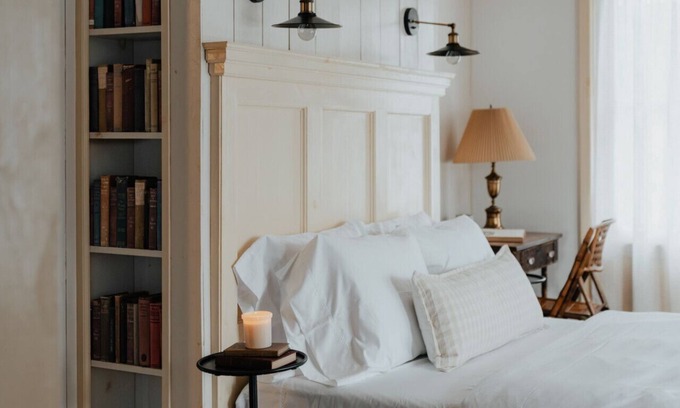 Hobart Hotel | Book Village Inn -Dickinson Room
