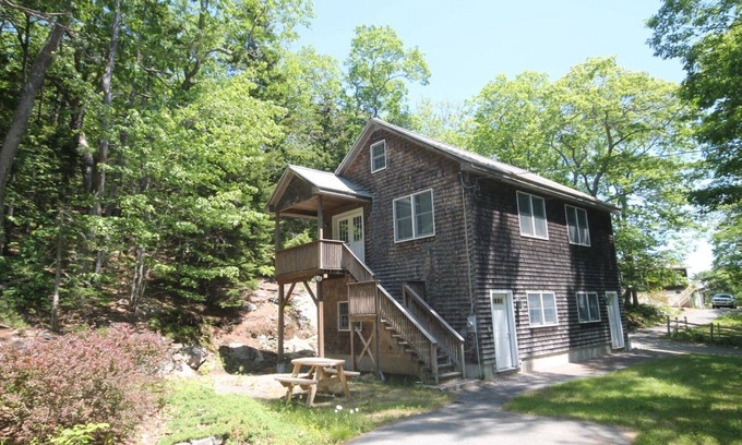 Southport Apartment | Boothbay Open Plan 1- Bedroom Apt. Woods & Water. Southport.