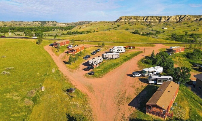Medora Cabin | Boots Bison Cabin 2 BR 1 B Sleeps 6