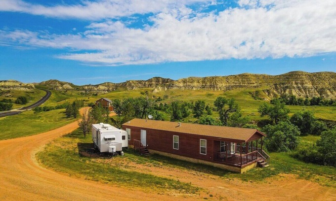 Medora Cabin | Boots Hunter Cabin Medora ND 2 BR 1 B Sleeps 6