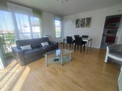 Carrieres-sous-Poissy Apartment | Bord de Seine