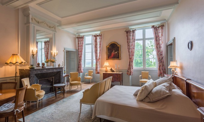 Hastingues Apartment | Bordeaux Suite at the Château d'Estrac