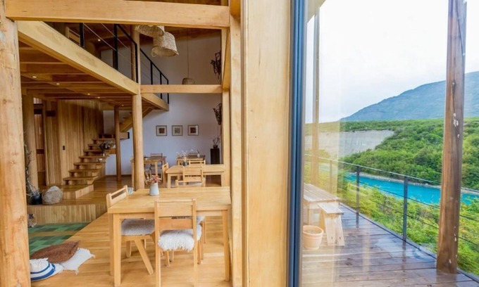 Cochrane Cabin | BordeBaker Lodge