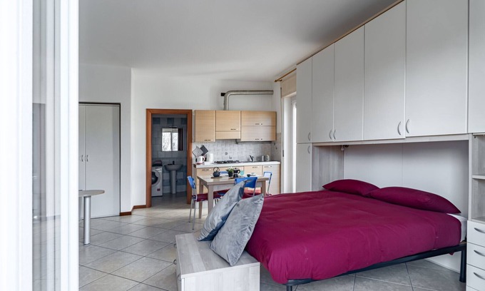 Borgo Roma Apartment | Borgo Roma Hospital Cozy Studio W/Private Parking!