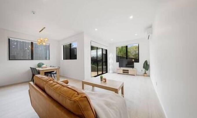 Botany Downs House | Botany Bliss Modern 4-Bedroom Family Escape Unit B
