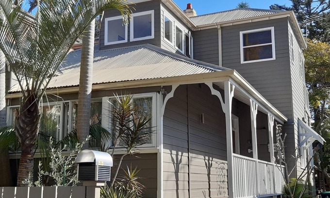 Fairlight Bed & Breakfast | Bougainvilleas Bed and Breakfast