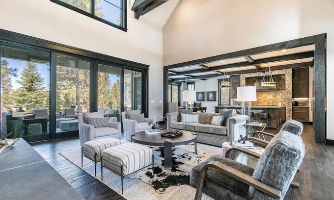 Ponderosa Palisades House | Bound to Impress. Private Hot Tub, Golf Access & Exclusive Club Amenities!