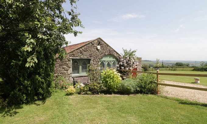 Stanton Drew Cottage | BOUNDARY BARN, family friendly, country holiday cottage in Dundry
