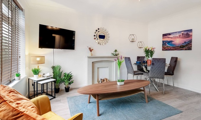 South Ruislip Apartment | Bourne Court Attractive 1 Bedroom Apt by Mdps