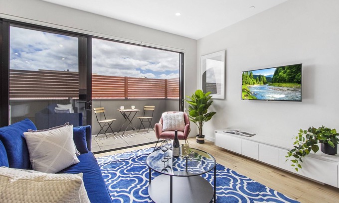 Carnegie Apartment | Boutique apartment in quiet, sought-after suburb