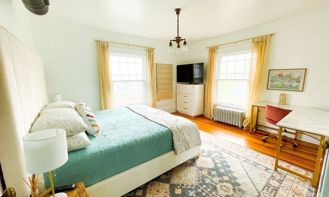 Joplin House | Boutique B&B | Flor de Leon Historic Home