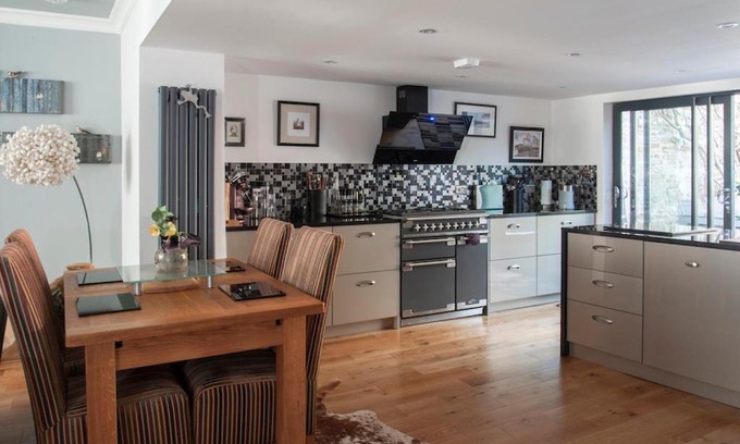 Wells House | Boutique cottage central Wells