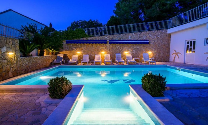 Okrug Gornji Bed & Breakfast | Boutique Hotel B&B Villa Paula
