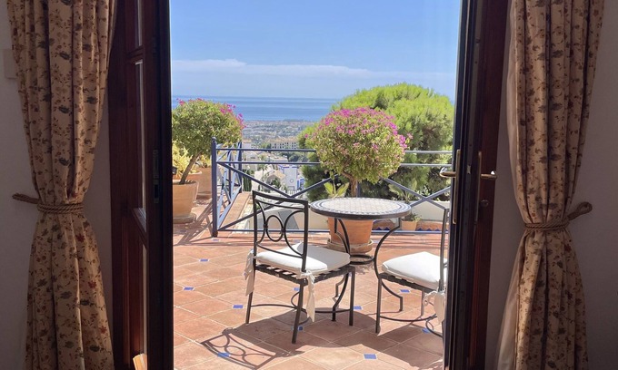 Benahavis Bed & Breakfast | Boutique Hotel Maravilla