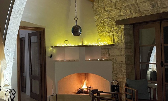 Lofou House | Boutique house/large garden/great mountain views
