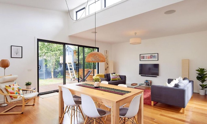 Mordialloc House | Boutique Stays - Mordi Beach House