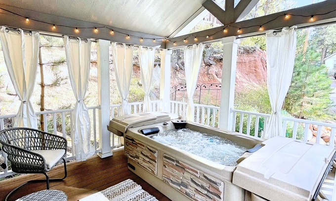 Woodland Park Cottage | Boutique Tiny Home! Hot Tub near Pikes Peak