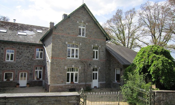 Commanster House | Bovigny holiday home with cinema
