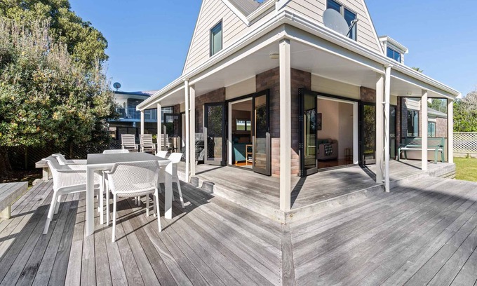 Bowentown House | Bowentown Beauty Summ