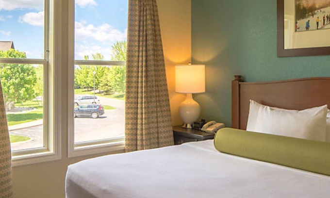 Boyne Falls Villa | Boyne Mountain 1 BR Condo (B), Full Kitchen, in-unit washer/dryer, fireplace
