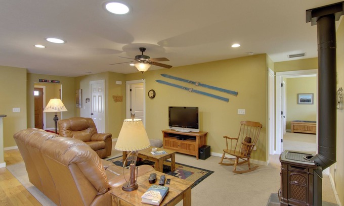Four Corners Condo | Bozeman Condo w/Grill ~ 2 Mi to Hot Springs!