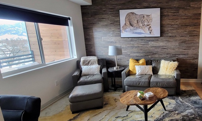 Bozeman Condo | Bozeman Penthouse Stunning Views & Prime Location!