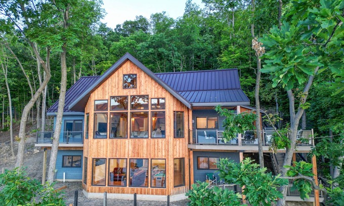 Naples Cabin | Braeloch Lodge - Canandaigua lakefront timberframe w/breathtaking views, spa