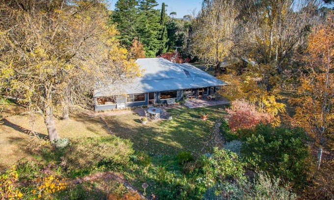 Mount Macedon Hotel | Braeside Mount Macedon Country Retreat Bed and Breakfast