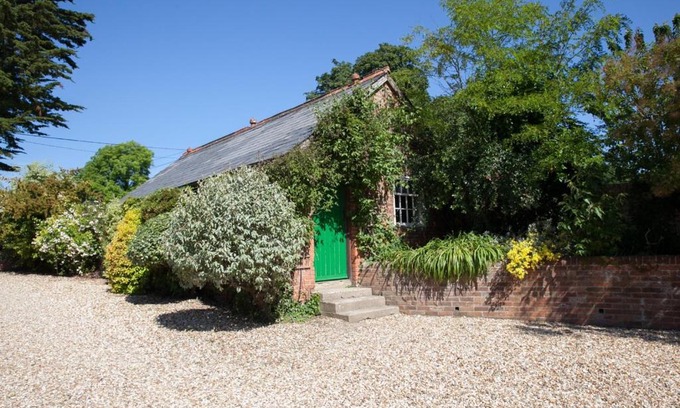 Woodfalls House | Bramble Cottage