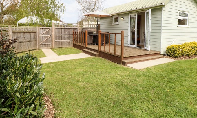 Banham Cottage | BRAMBLE, pet friendly, country holiday cottage in Banham