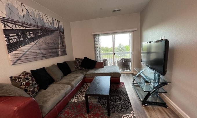 Aurora Apartment | Brand new 2 bedroom condo - Bienvenido Red Phoenix