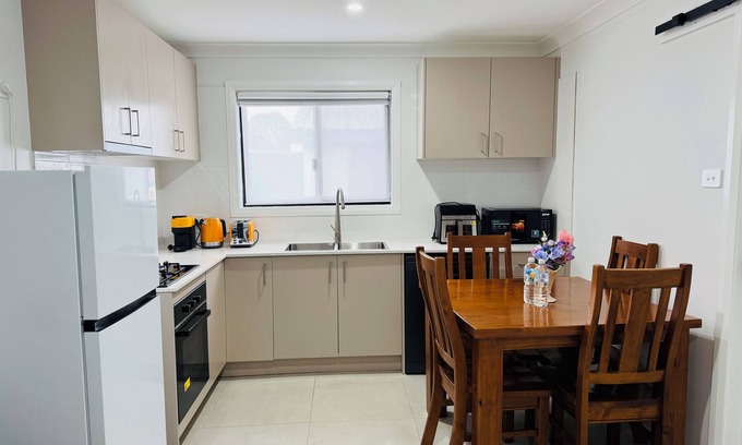 Hebersham House | Brand-new 3 bedrooms flat to stay in Sydney