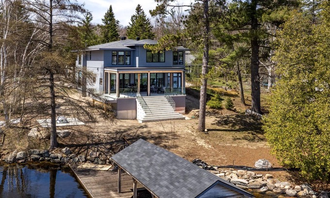 Bala Cottage | Brand new 8 bed 5 bath cottage on Lake Muskoka