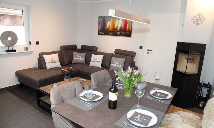 Eilsum House | Brand new 85sqm vacation home with dog permit directly on the water near Greetsiel!