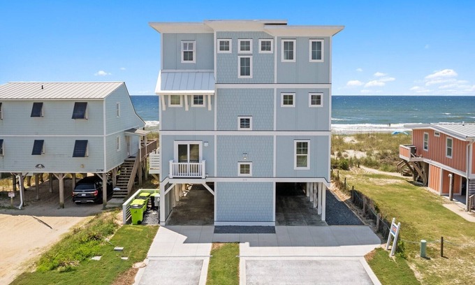 Long Beach House | Brand New 8BR 6.5BA House, Oceanfront, Pool, Hot Tub, Elevator, Sleeps 20