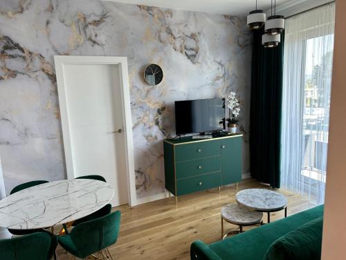 Kolobrzeg Apartment | Brand New ! Baltic Marina Residence Sauna & Fitness Apartments- Royal Green Apartments, Ferienwohnung polnische Ostsee