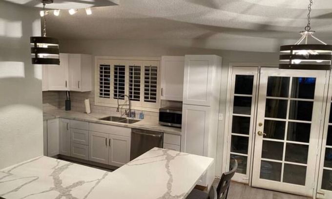Trovare Apartment | Brand new Desert Ridge/PV Luxury Suite.W/SUV available